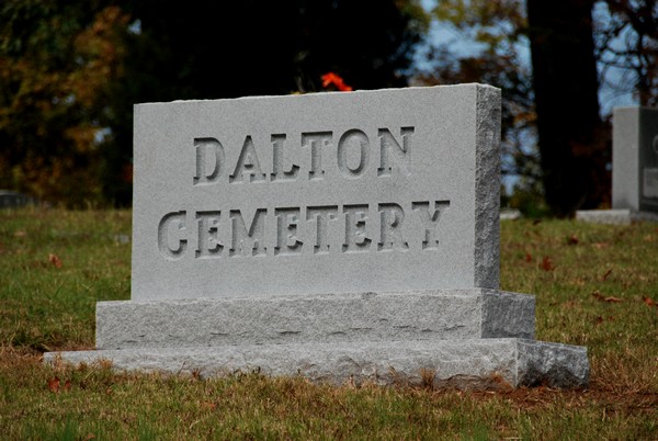 smallDaltonCemetery